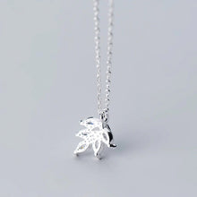 Load image into Gallery viewer, Silver Leaf Necklace
