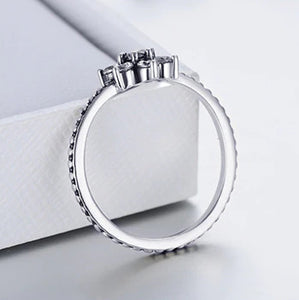 Violetter Blumen Ring