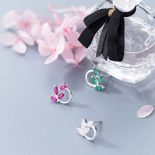 Load image into Gallery viewer, Lorbeer Ohrstecker aus Silber
