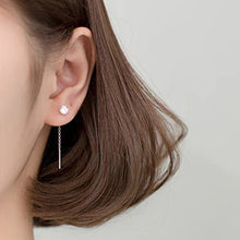 Load image into Gallery viewer, Kristall Ohrringe aus Silber
