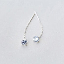 Load image into Gallery viewer, Kristall Ohrringe aus Silber
