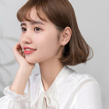 Load image into Gallery viewer, Kristall Ohrringe aus Silber
