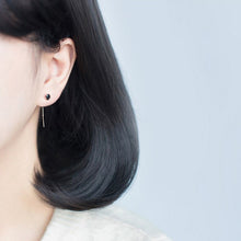 Load image into Gallery viewer, Kristall Ohrringe aus Silber
