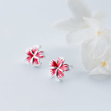 Load image into Gallery viewer, Pink Weisse Blumen Ohrstecker aus Silber
