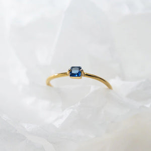 Blauer Kristall Ring aus Silber