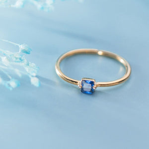 Blauer Kristall Ring aus Silber